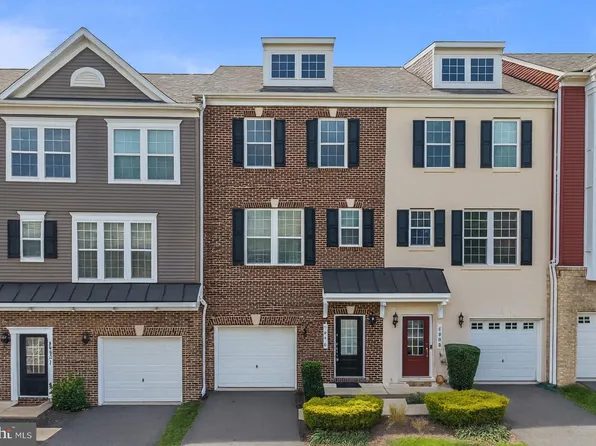 6070 Camerons Ferry Dr, Haymarket, VA 20169