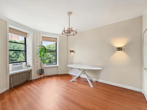 364 West 121st Street 4A image 3 of 33