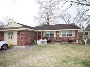 500 Catalpa St, Angleton, TX 77515