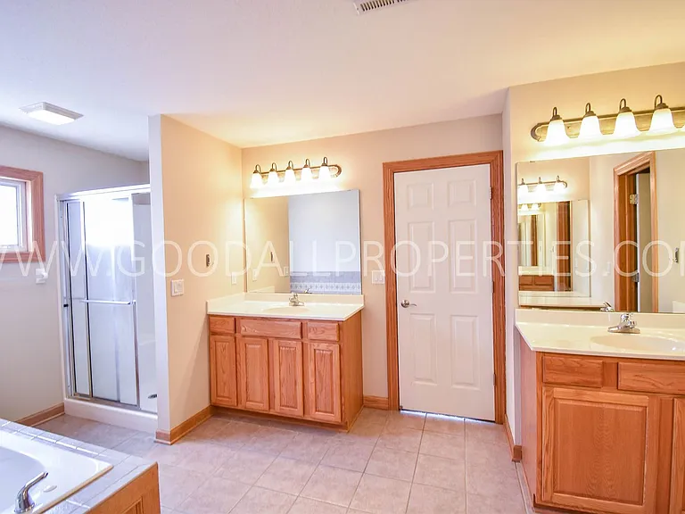 6304 NW 94th St — Photo 19