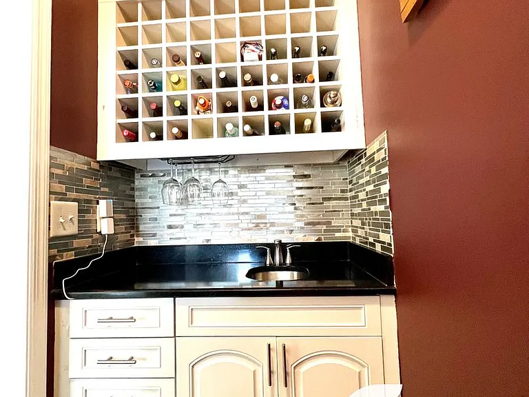 500 Runnymede Ct — Photo 10