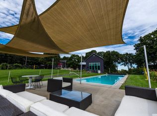 457 Middle Rd, Hudson, NY 12534