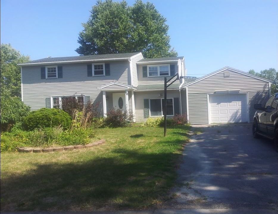 1st image of 108 Underwood Ave