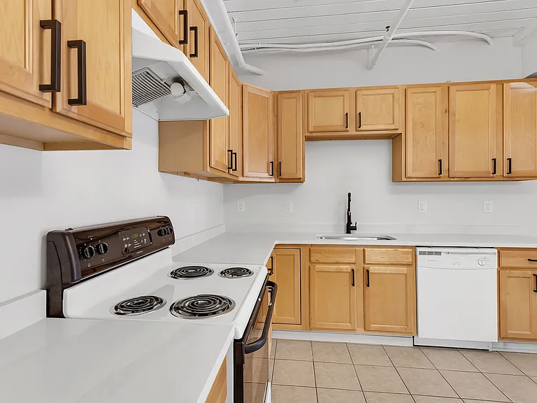 83 Main St #9 — Photo 6