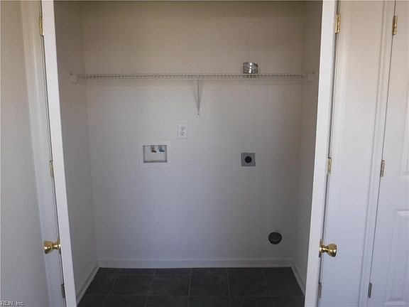 4th image of 1020 Sunset Dr