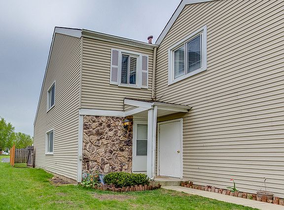 2nd image of 704 Weymouth Cir