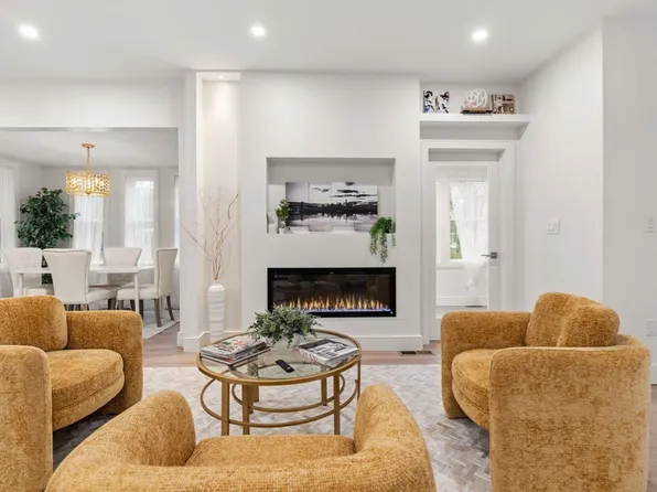 30 Arlington Rd, Woburn, MA 01801