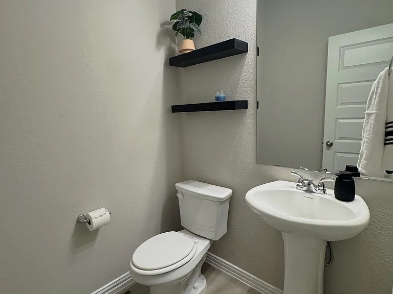 3028 Shire Dr — Photo 3