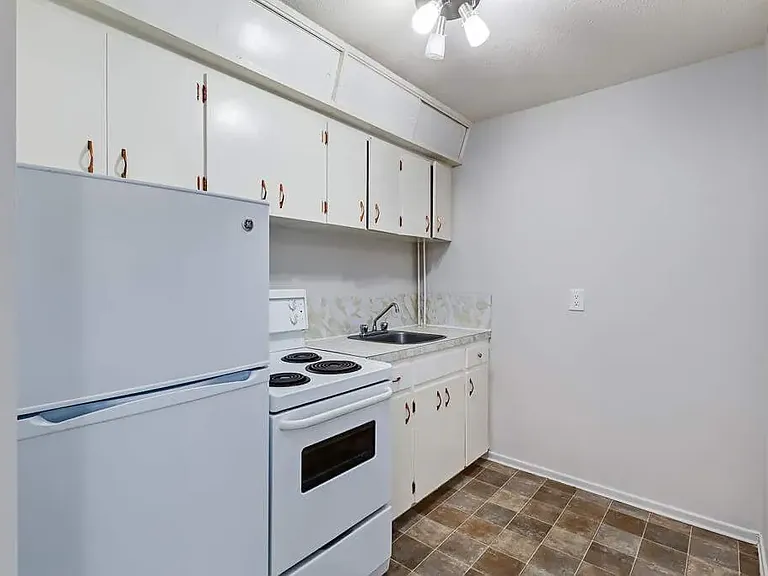 6 Allanbrooke Dr #18 — Photo 17