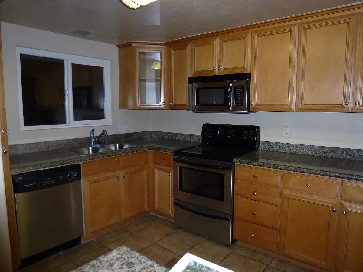 2 bed, 1088 sqft, $2,550 — Photo 2