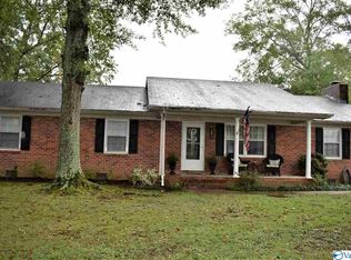601 Holloway St NW, Hartselle, AL 35640