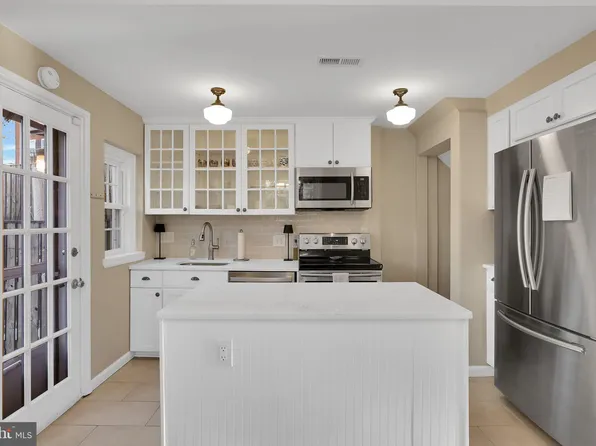 2830 S Columbus St, Arlington, VA 22206