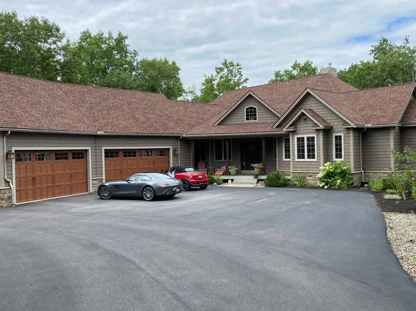 41 Pearl Drive, Hooksett, NH 03106