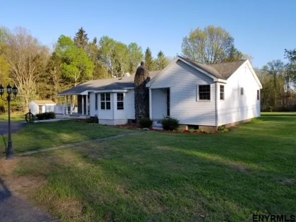 752 Swaggertown Rd, Scotia, NY 12302