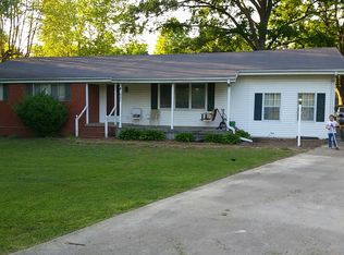 921 Morningside Dr, Huntingdon, TN 38344