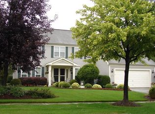 620 Fontana Pl, Mundelein, IL 60060
