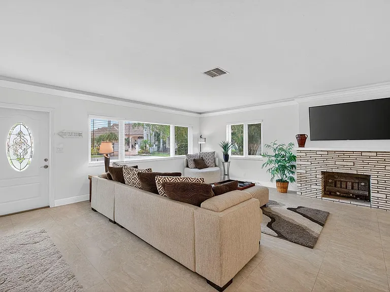 283 Imperial Ln — Photo 10