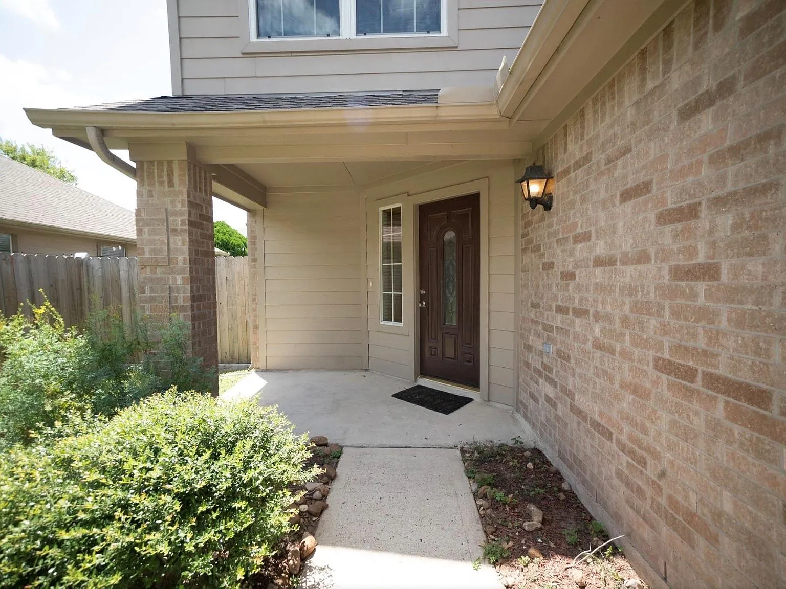 3 bed, 3.0 bath, 1700 sqft, $2,000 — Photo 4
