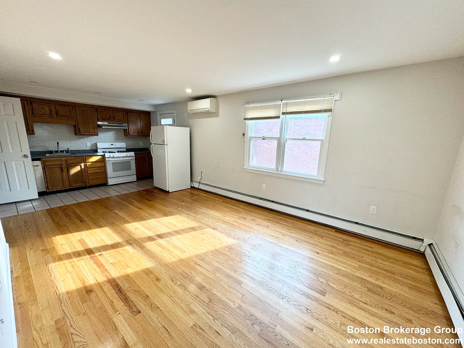 185 Sydney St — Photo 2