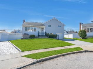 304 Ernest Ct, East Meadow, NY 11554