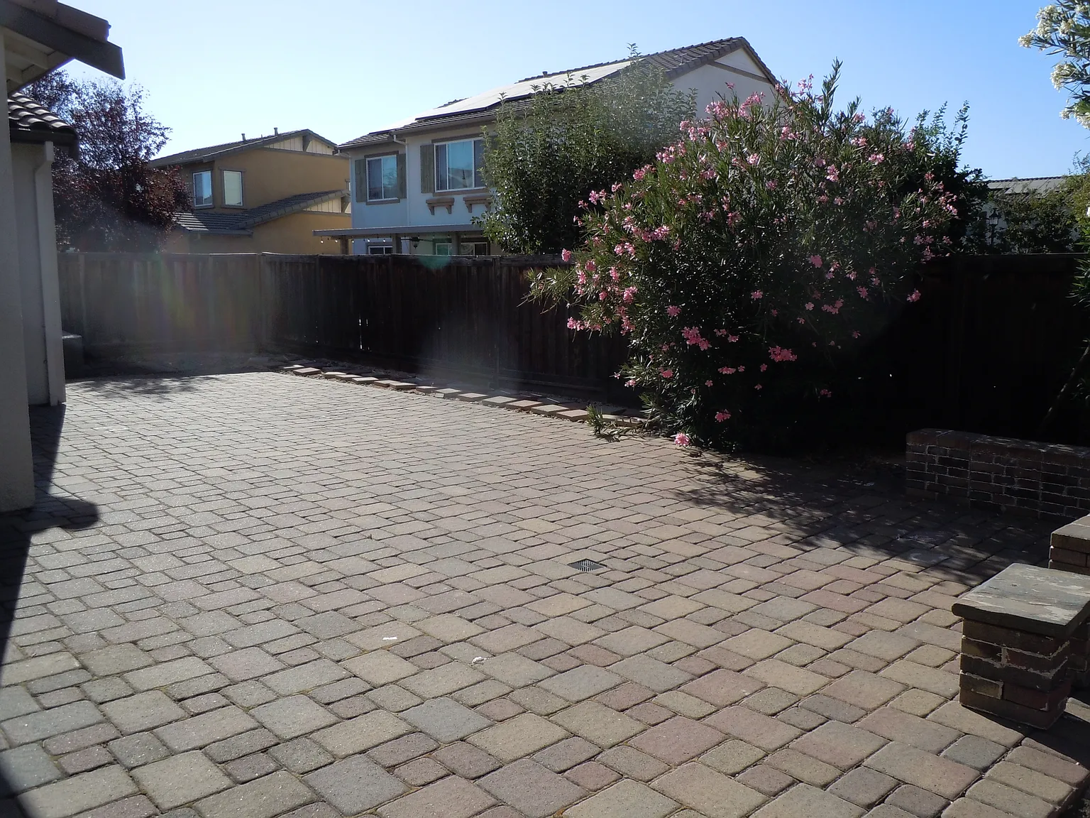 5 bed, 2808 sqft, $3,300 — Photo 2
