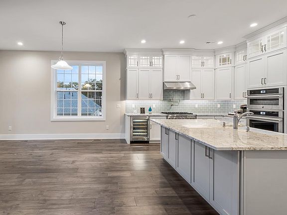 Kitchen and Breakfast Area