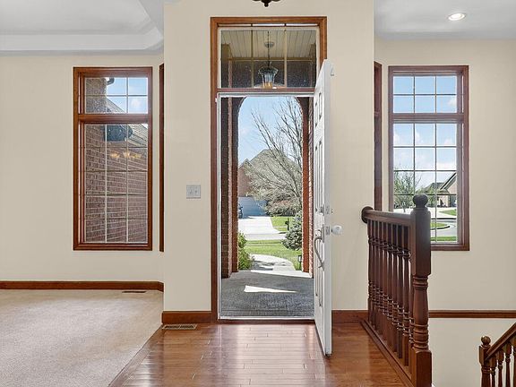 4th image of 15620 Brookfield Hts