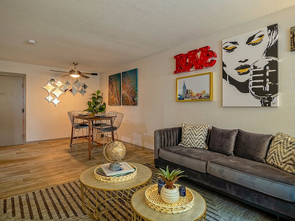 The Canvas - Living Room