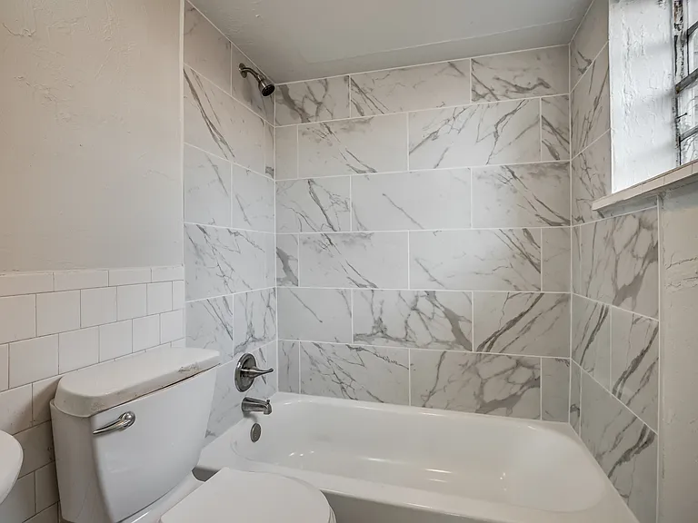 2309 N Florida Ave — Photo 24
