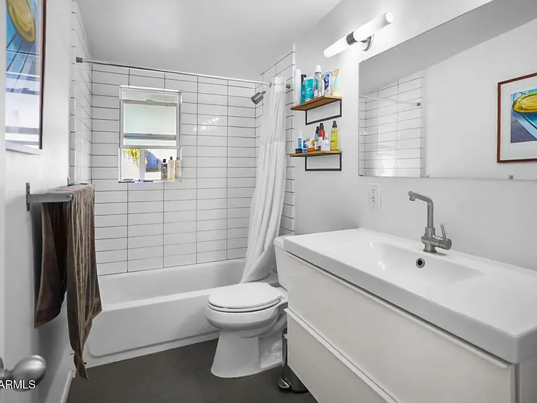1504 E Rancho Dr — Photo 6