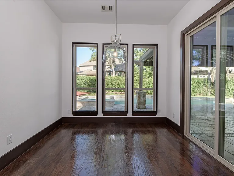 30 Freestone Stream Pl — Photo 11