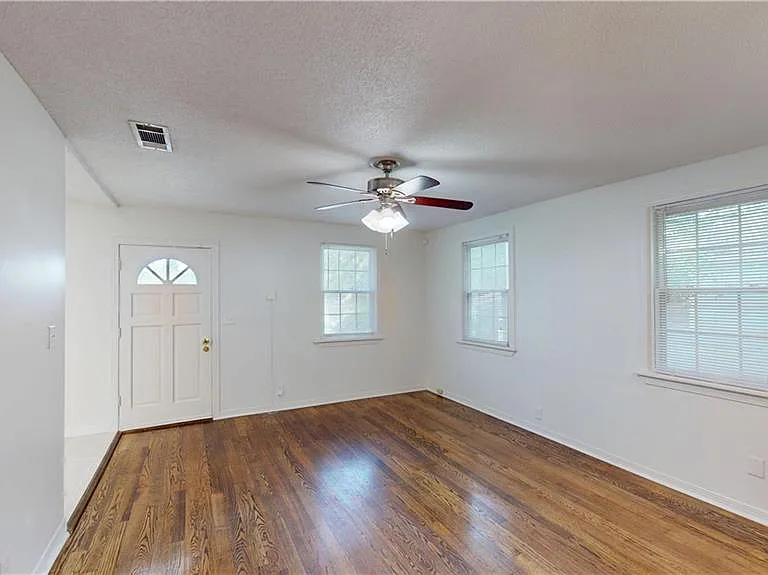 272 Border Dr W — Photo 11