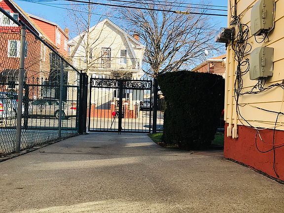 4th image of 2346 99th St