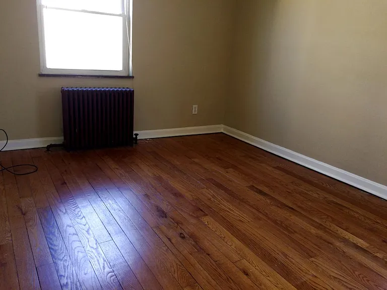 2536 Williams Ave #1 — Photo 8