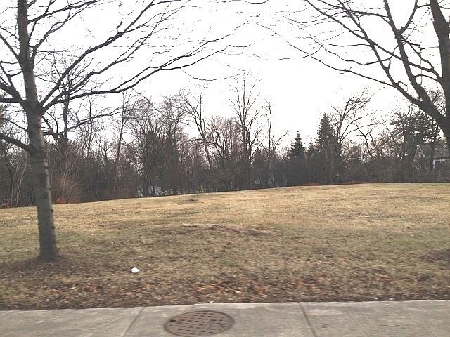 2nd image of 518 W Roosevelt Rd