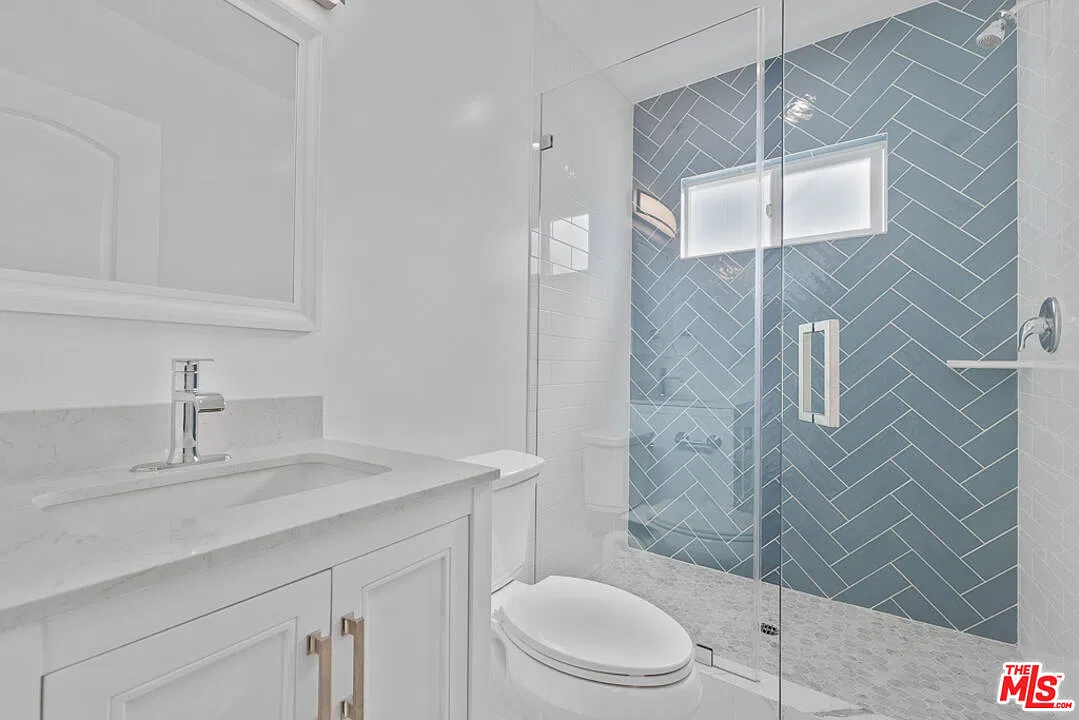 3 bed, 3.0 bath, 1215 sqft, $3,600 — Photo 4