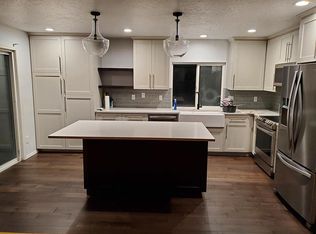 1060 N Cliff Creek Ave, Meridian, ID 83642