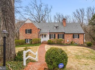 9507 E Stanhope Rd, Kensington, MD 20895