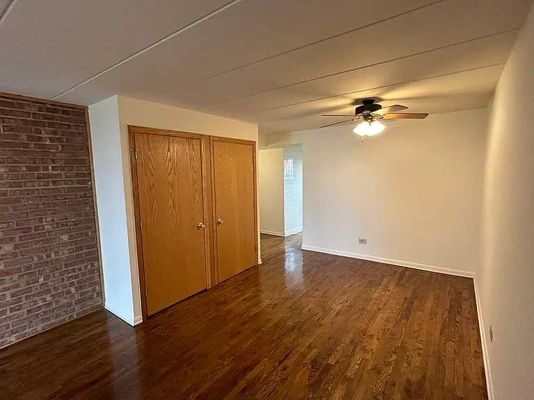 2340 N Commonwealth Ave — Photo 16