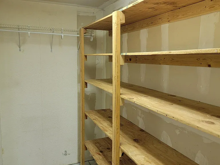 1020 S Jackson St — Photo 16
