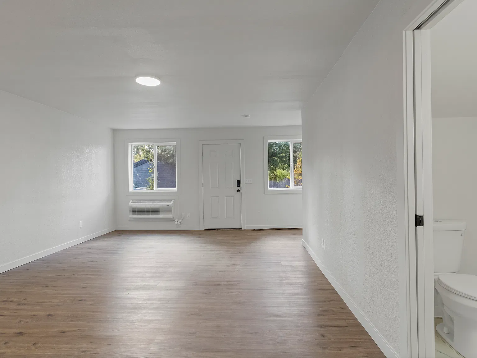 3 bed, 1306 sqft, $2,150 — Photo 3