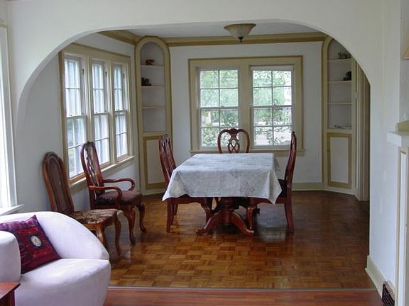 Dining room, with built-in shelving