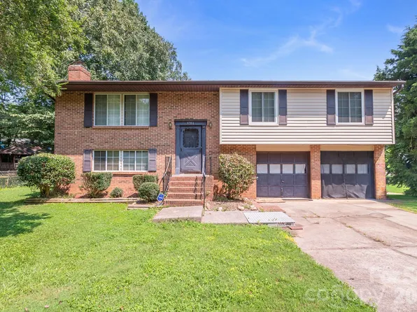 6204 Turtle Neck Ln, Charlotte, NC 28227