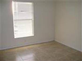 3rd image of 1415 SE 19th Pl