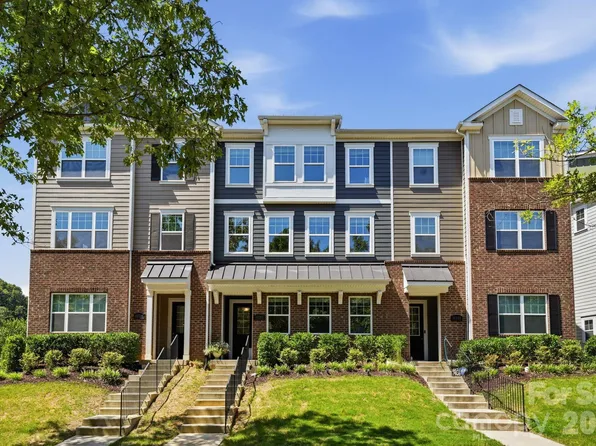 16705 Summers Walk Blvd, Davidson, NC 28036