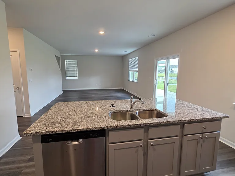 239 Londonshire Dr — Photo 10