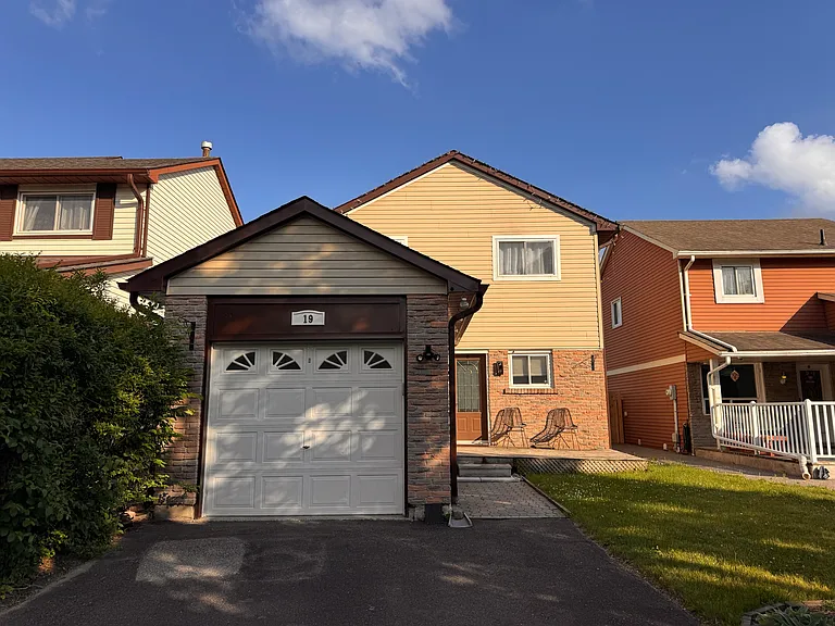 19 Dalzell Ave — Photo 1