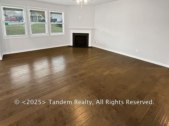 8020 Forest Hills Dr (4)_10292025