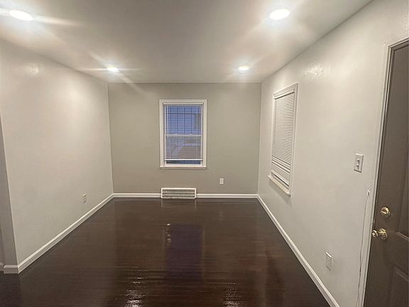 2nd image of 20065 Southfield Rd