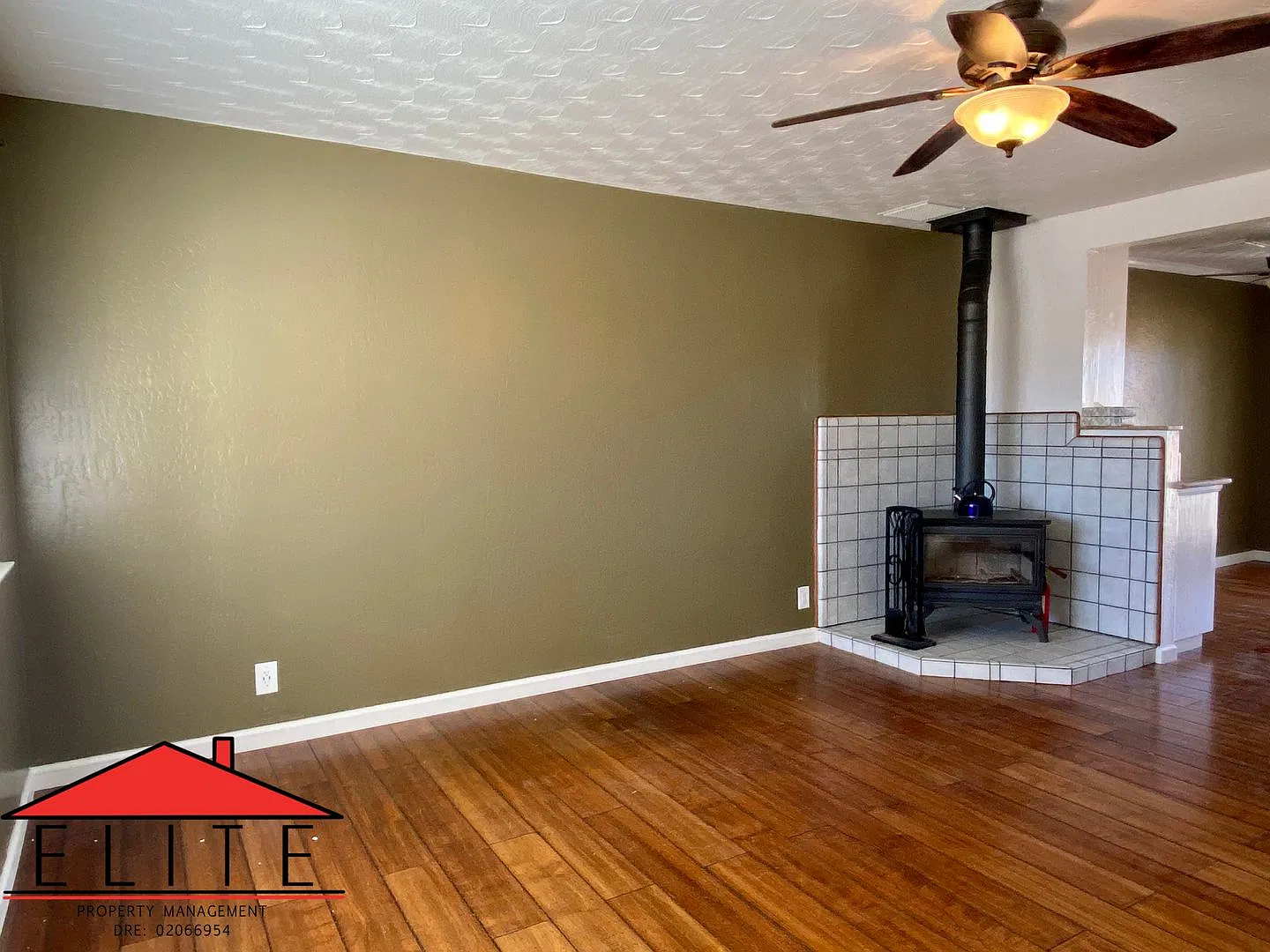 Northwest Home Available Now! — Photo 2